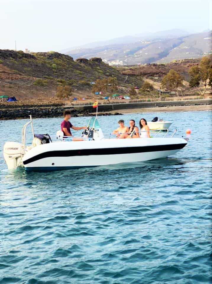 Yacht charter without skipper in Tenerife (boat licence required)